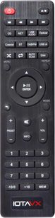 Telecomando IOTAVX NP3 nero visto frontalmente, con pad circolare centrale, tasti delle sorgenti audio e tastierino numerico