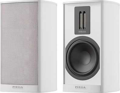 Coppia di diffusori da scaffale Piega Premium 301 Gen2 bianchi, vista frontale, uno con griglia, l’altro con tweeter e woofer neri