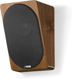 Boxe Dolby Atmos Canton AR 5 nuc, carcasă de perete înclinată din lemn maro, grilaj frontal mare negru oval