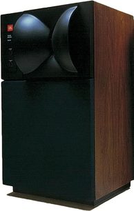 Akustická reprosoustava JBL Studio Monitors 4430 v černé a dřevěné úpravě, pohled zepředu v perspektivě, dva černé kruhové reproduktory