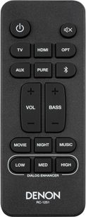 Sort Denon RC-1251 fjernbetjening med knapper til at styre en soundbar, set forfra