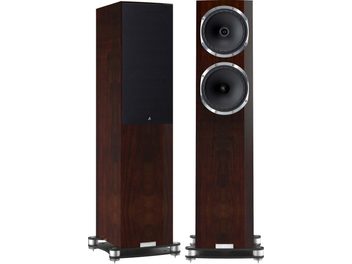 Fyne Audio F502SP gulvhøjtalere i mørklakeret valnøddetræ, sort front, sølvfarvede højttalerenheder