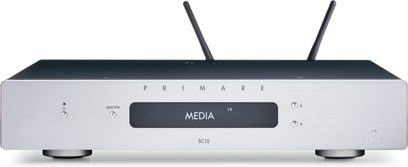Primare SC15 Prisma MK2 sølvfarvet netværksaudioafspiller, frontvisning, display viser "MEDIA 15", vælger- og kontrolknapper, Wi-Fi-antenner