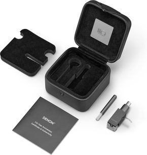 Denon DL-A110 pick-up set forfra i sort æske med monteringstilbehør, nærbillede