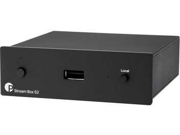 Stream Box S2 črna, perspektivni pogled, pravokotno ohišje, sprednja stran z levim vrtljivim gumbom, osrednji USB priključek, desni gumb