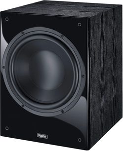 Magnat Sub 530A subwoofer sort, perspektivvisning, front med cirkulær højttaler og sider i trætekstur