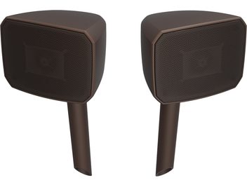 Tamsiai rudos Klipsch Courtyard 2.0 lauko kolonėlių pora, plastikiniai korpusai, metalinės grotelės, cilindriniai laikikliai, vaizdas iš priekio