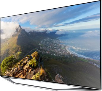 Samsung UE40H7000-fjernsyn, der viser et bjerglandskab med skyer og hav, set forfra i nærbillede