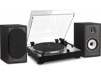 Giradischi Thorens nero con coperchio trasparente e coppia di diffusori Triangle neri