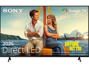 Sony BRAVIA 3 K55S3 TV i svart, med matt svart plastkant och tunna ramar, sedd framifrån på två utställda fötter, platt högupplöst skärm som visar en färgstark reklambild