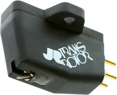 Pickupcelle til Transrotor Max Nero RB880 hi-fi platespiller, sort teksturert plastkropp med hvitt logo på siden, tre forgylte pinner bak og beskyttet stift, sett i trekvart vinkel litt nedenfra