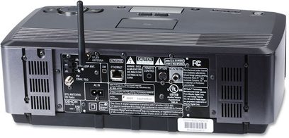 Denon S-52 sort hi-fi minianlæg, bagside, stik og tekniske etiketter synlige