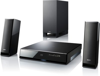 Sony BDV-Z7 hjemmebiograf-system bestående af en Blu-ray-afspiller, to gulvhøjttalere, to kompakte højttalere og en subwoofer, alt sammen i sort farve