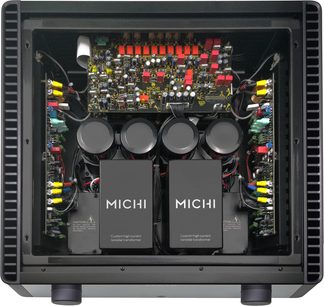 Top-view af en integreret stereo hi-fi forstærker Michi X5 Series 2, elektroniske komponenter, cylindriske kondensatorer, sorte toroidale transformatorer