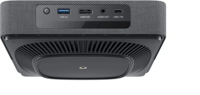 Loewe We. BEAM gri projeksiyon cihazı, USB 2.0, HDMI ARC, ses çıkışı ve USB-C PD bağlantı noktalarıyla alttan görünüm
