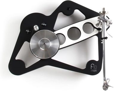 Rega Planar 10 mat sort pladespiller med Aphelion 2 MC-pickup, set fra oven i en vinkel, tonarm og rund pladespiller