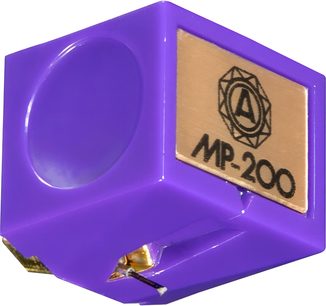 Diamant til Nagaoka JN-P200 pladespiller, lilla kubisk plastiketui set fra trekvart, gylden frontplade med mærket "MP-200" og synlig metalspids nedenunder