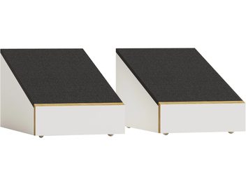 Pāris Dolby Atmos Monitor Audio Bronze AMS 7G balto skatļrukoņu komplektā ar baltu koka korpusu, slīpu virsmu, klātu ar melnu akustisko audumu un plānu gaiša koka apmali, trīs ceturtdaļu priekšskats