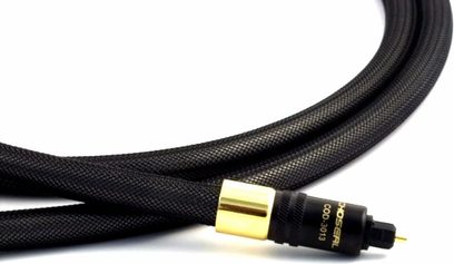 Choseal COD-3013 sort digital optisk kabel med flettede kappe og forgyldt stik, set i nærbillede