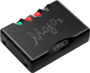 Convertisseur audio portable Chord Mojo 2 noir avec 3 boutons lumineux rouge/vert/blanc, inscription "Mojo 2" gravée