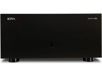 IOTAVX AVXP 4-160 daugiakanalis galios stiprintuvas, juodas, minimalistinis priekinis skydelis su mažu centriniu kvadratiniu mygtuku, vaizdas iš priekio