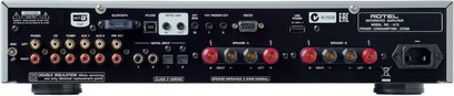 Hi-fi stereo zesilovač Rotel A-12 černý, pohled zepředu. Čelní panel v černé barvě s tlačítky, konektory a digitálním displejem