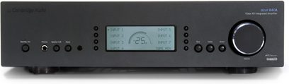 Stereo-Hi-Fi-Verstärker Cambridge Audio Azur 840A V2 schwarz, Frontansicht, blaue digitale Anzeige, silberne Knöpfe und Drehregler