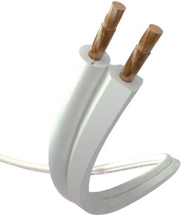 Real Cable CBV130016 transparent fladt højttalerkabel med to afisolerede kobberledere i nærbillede