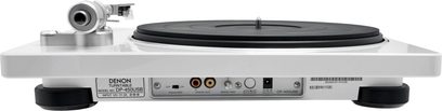 Hi-fi pladespiller Denon DP-450USB hvid, set ovenfra, sort cirkulær pladetallerken, tonearm, knapper og tilslutninger på bagsiden