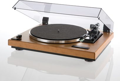 Thorens TD 240-2 pladespiller i træ, sort pladetallerken, tonearm, pickup, lifter, gennemsigtig låg, rektangulær base i lyst træ