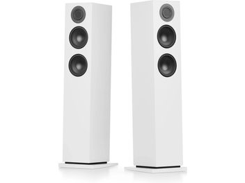 Pár fehér Audio Pro A48 W álló hangfal, az előlapon három kerek hangszóróval és négyzet alakú talpakkal