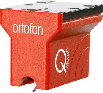 Ortofon Quintet Red rød pickup, nærbilde med svart deksel og synlig nålespiss