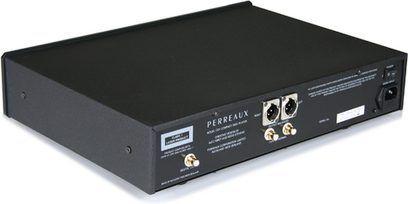 Leitor de CD Perreaux Prisma CD1 preto, vista frontal, com conectores e controles na frente