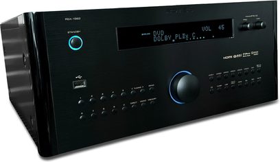 Rotel RSX-1562 sort hjemmebiografsforstærker, sort front, blå display, sølvfarvede knapper og drejeknapper, USB-port, set forfra