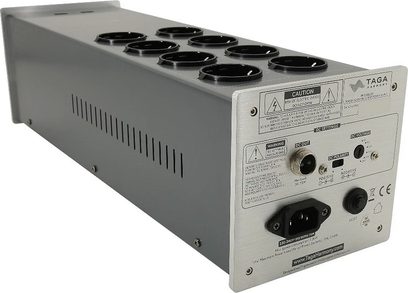 Taga Harmony PF-1000LPS argento, vista posteriore angolata, 8 prese rotonde nere sulla parte superiore, pannelli di avvertimento e connettori