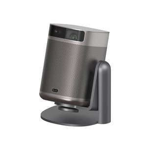 Vidéoprojecteur XGIMI MoGo 2 Pro sur support multi-angle, vue de trois quarts, grille perforée, lentille visible, base circulaire