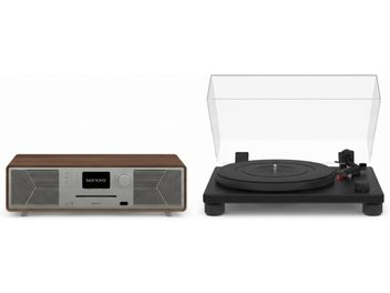 Sonoro hi-fi-anlæg med CD-radio i træfinish og sort pladespiller med gennemsigtigt låg