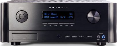 Anthem MRX-520 sort hjemmebiografsforstærker, set forfra, blå skærm "Blu-Ray DTS TrueHD 3/4 -25", knapper og tilslutninger