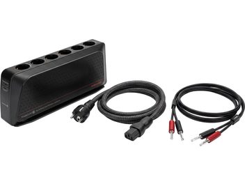 Melna AudioQuest PowerQuest 2 daudzkontaktu rozete ar pītu strāvas kabeli un pāri banāna tipa audio kabeļu