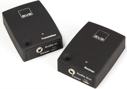 Due adattatori audio wireless SVS SoundPath di colore nero, uno mostrato frontalmente con il logo, l'altro mostrato posteriormente con le connessioni audio