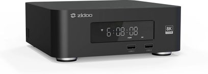 Multimediální přehrávač Zidoo Z30 Pro, pohled ze tří čtvrtin, černý kryt, digitální displej, 2 porty USB 2.0, logo 8K Ultra HD