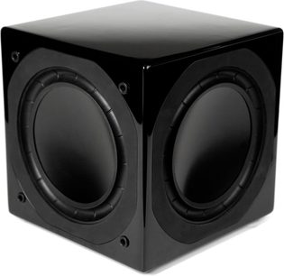 Mirage MM-8 sort subwoofer, set forfra, kubisk form, to sorte runde højttalere på forsiden