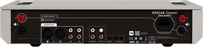 Bagside af Roksan Caspian 4G hi-fi effektforstærker med røde højttalerterminaler, sorte sølvfarvede RCA- og XLR-indgange