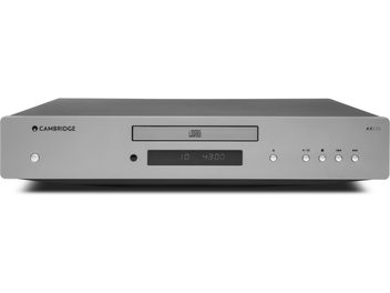 Cambridge Audion AXC25 CD-soitin, hopeinen, etunäkymä, LED-näyttö, ohjausnäppäimet oikealla puolella