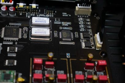 Zidoo Neo Alpha medieafspiller hovedkort, nærbillede af elektroniske komponenter og stik, oversiden