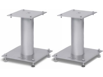 Twee vloerstaande Norstone Stylum S-luidsprekers in geborsteld satijnzilver aluminium, cilindervormig met vierkante basis en stelschroeven