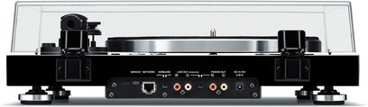 Yamaha VINYL 500 sort pladespiller set forfra, med tilslutninger på bagsiden, pladespiller og tonarm, blankpoleret sort finish