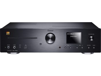 Parte frontal de un amplificador integrado de gama alta Magnat MC 400, negro cepillado, botones cromados, puertos USB y jack