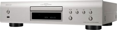Denon DCD-900NE -CD-soitin, hopea, harjattu alumiinietulevy keskitettyine levykelkkoineen, musta näyttö ja pyöreät painikkeet