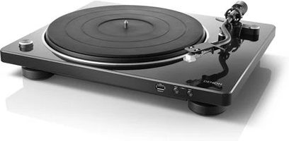 Denon DP-450USB sort pladespiller, set ovenfra i let skråt perspektiv, med mat sort rund pladespindel og lige tonarm